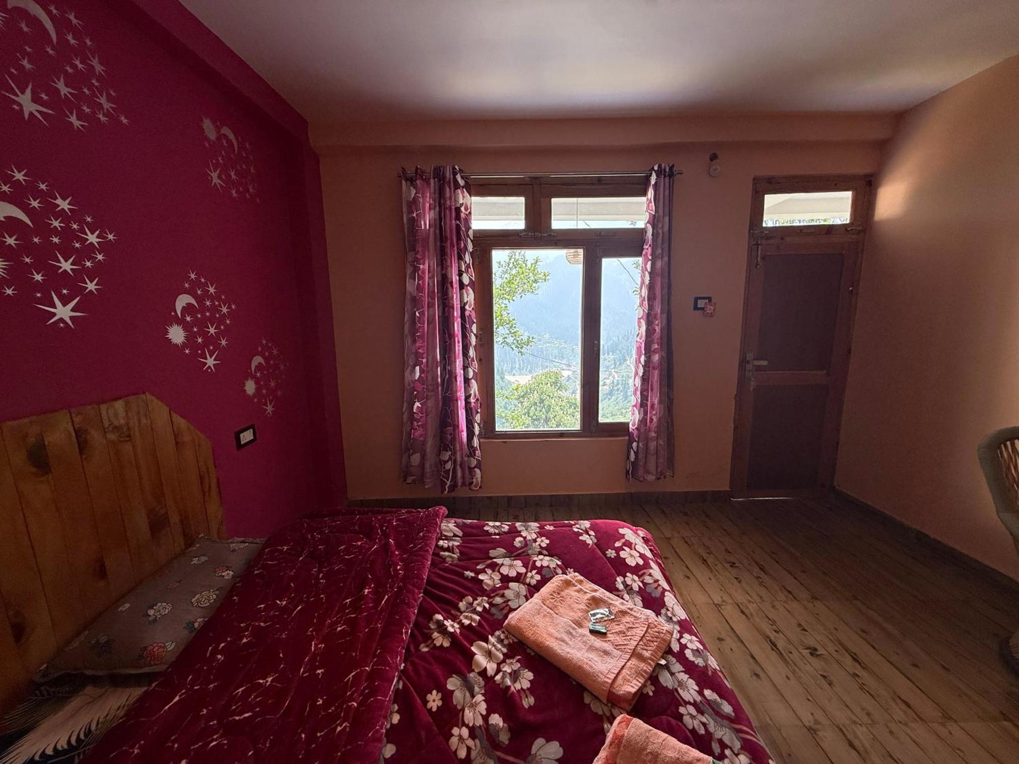 Yellowjackets Hostel Tosh Εξωτερικό φωτογραφία