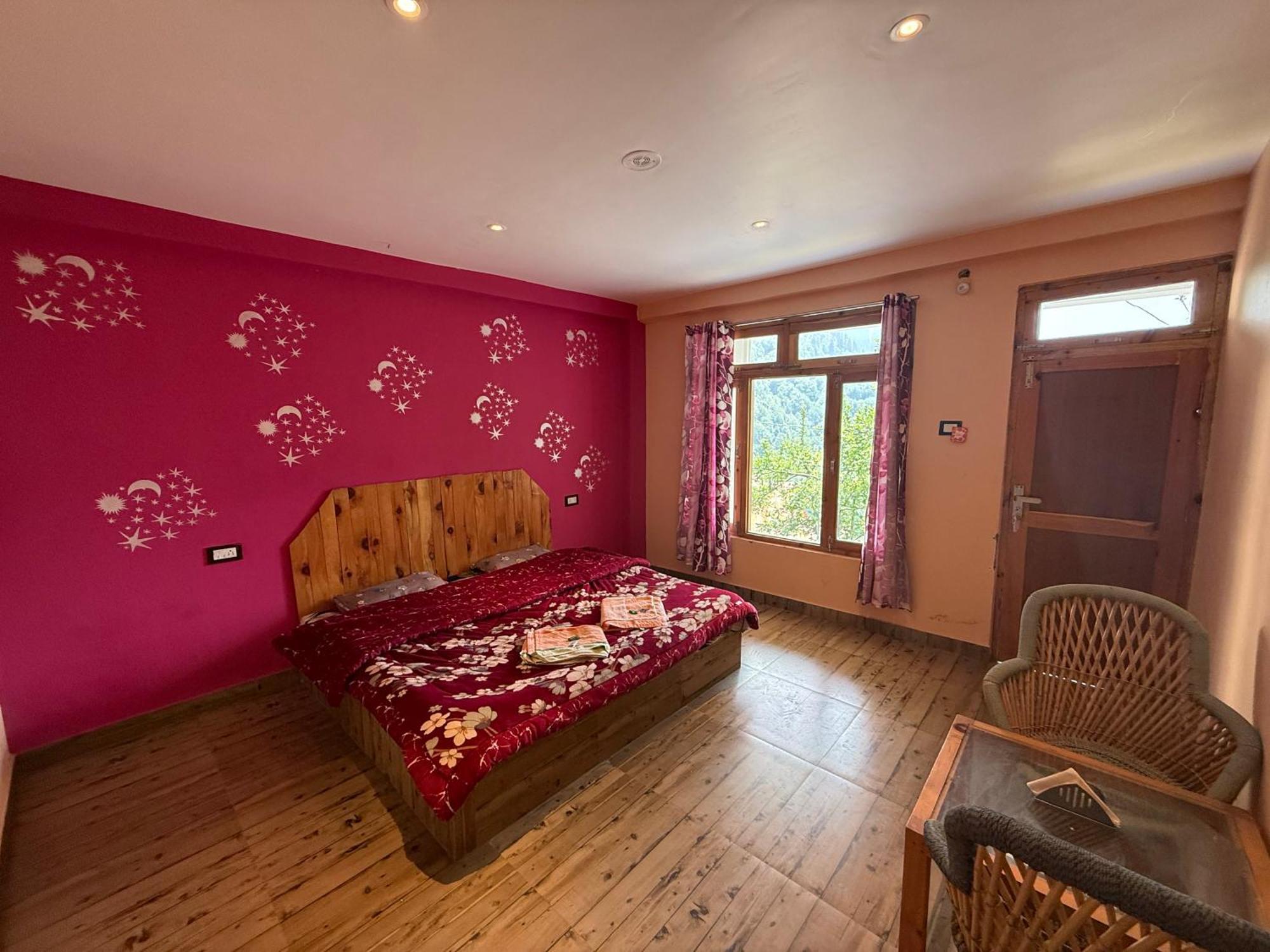 Yellowjackets Hostel Tosh Εξωτερικό φωτογραφία